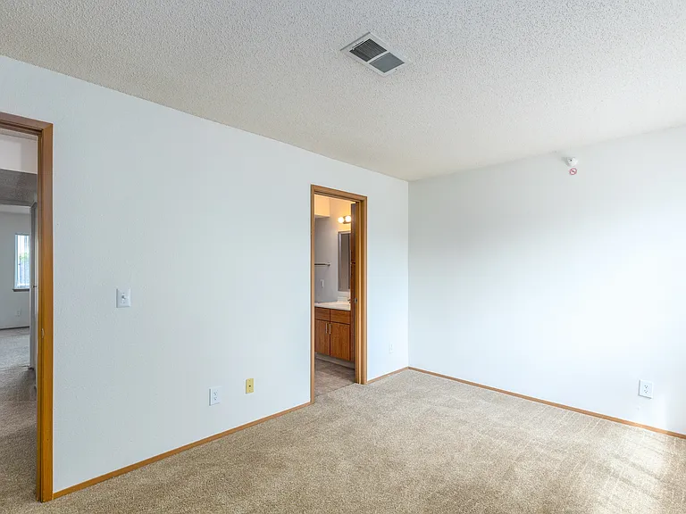 Fountains Apartments — Photo 32