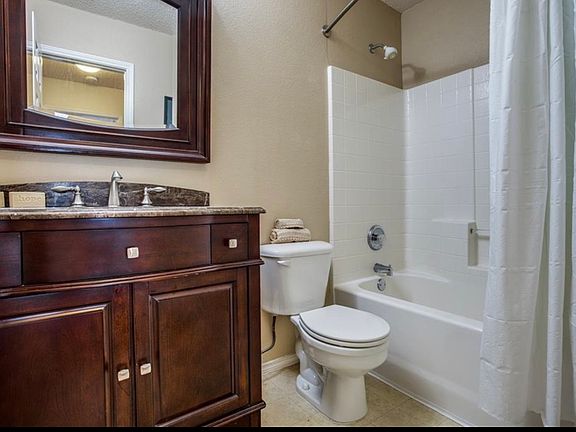 4th image of 1005 Dusty Palomino Dr