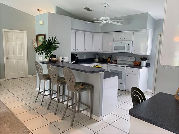 5th image of 205 Broadmoor Ln