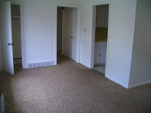 3rd image of 4736 Trail Lake Dr