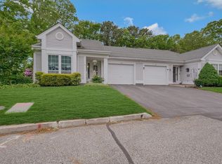 229 Glen Dr, Ridge, NY 11961