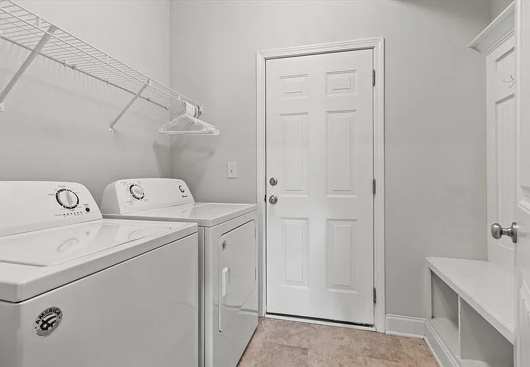292 Abercorn Dr — Photo 22