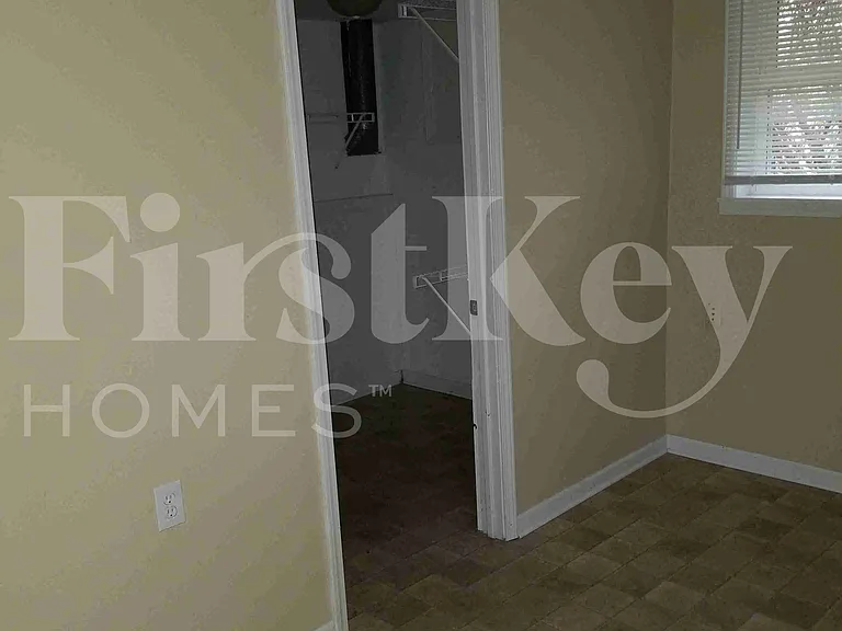 29 N Walnut Ln — Photo 17