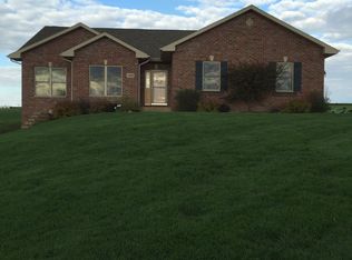 7460 Prairie View Ln, Dubuque, IA 52003