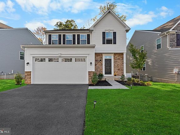2nd image of 58 Oakwood Blvd