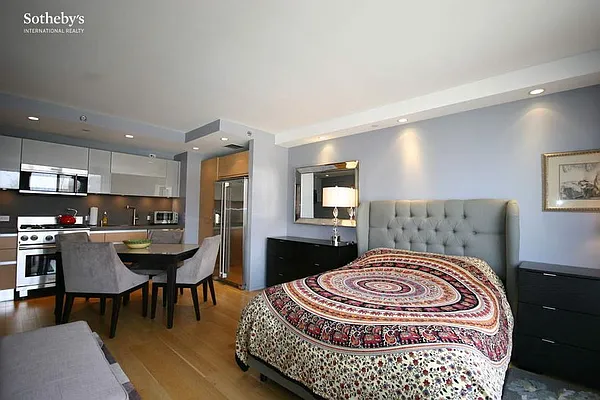 Rented by Sotheby's International Realty | media 14