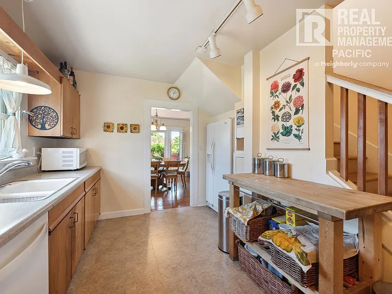 1550 Beverly Pl — Photo 12