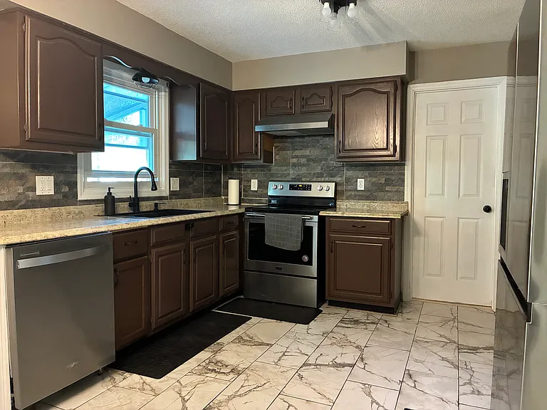 4 Cranberry Ln — Photo 14
