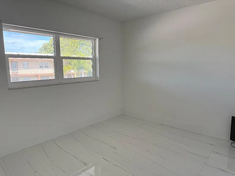 7600 NW 4th Pl #207 — Photo 15