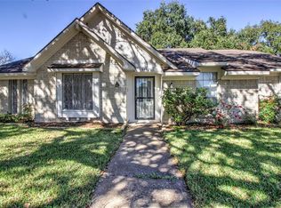 9302 Petersham Dr, Houston, TX 77031