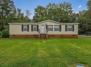 211 Savedge Ave, Wakefield, VA 23888