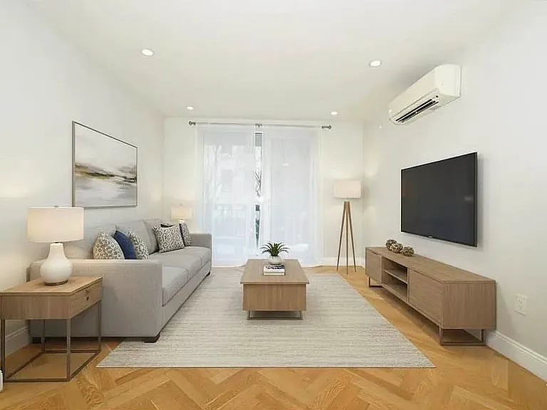531 Vanderbilt Ave #3B — Photo 1