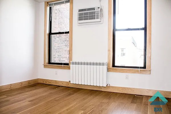 Rented by EXR | media 44