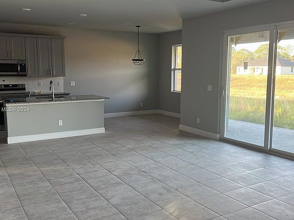4th image of 6071 Kumquat Cir