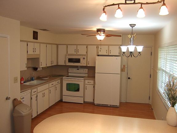 Kitchen, breakfast nook
