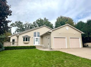 732 Hi Park Ave, Red Wing, MN 55066