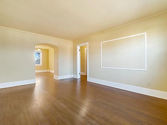 3rd image of 920 N Market St