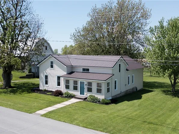 402 Ambrose St, Sackets Harbor, NY 13685