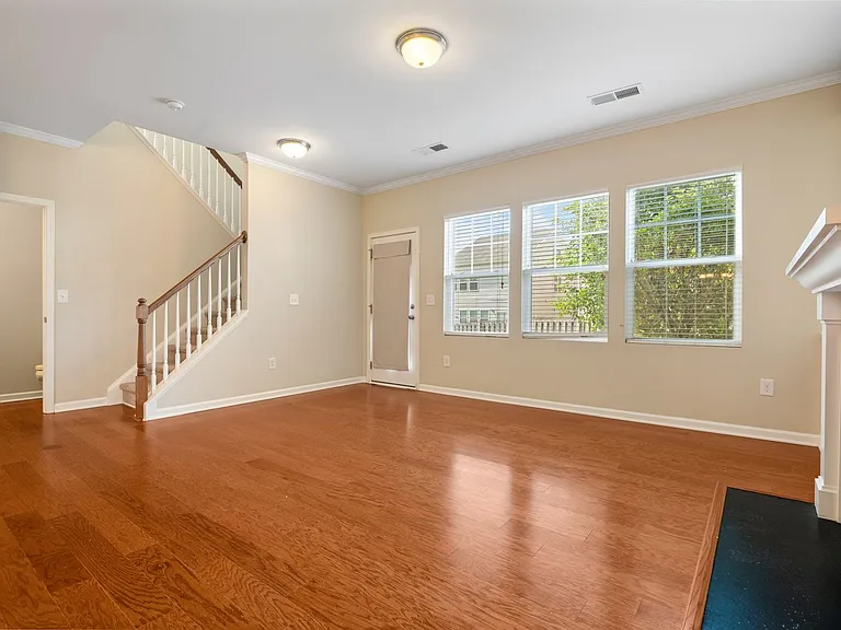2084 Tanners Mill Dr — Photo 6
