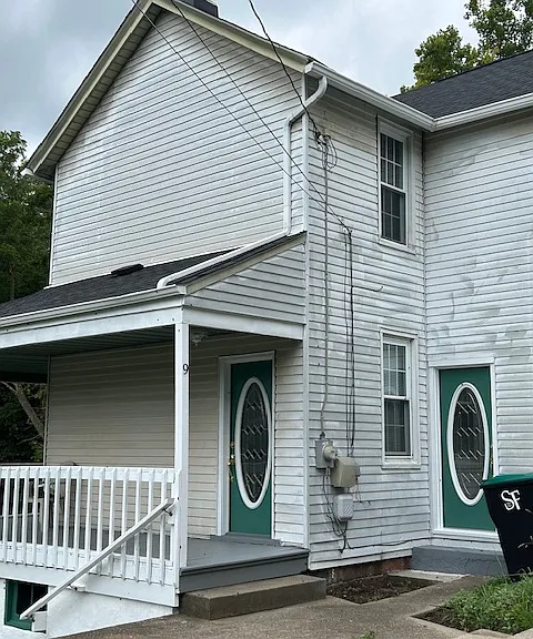 9 Oak St — Photo 2