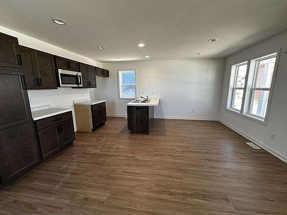 5th image of 1052 Wipple WAY