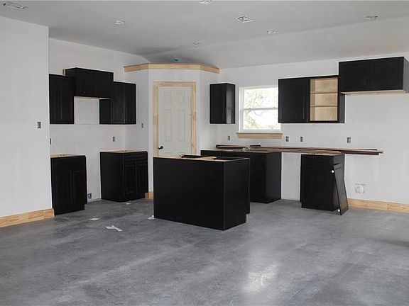 2nd image of 107 Foxtrot Ln