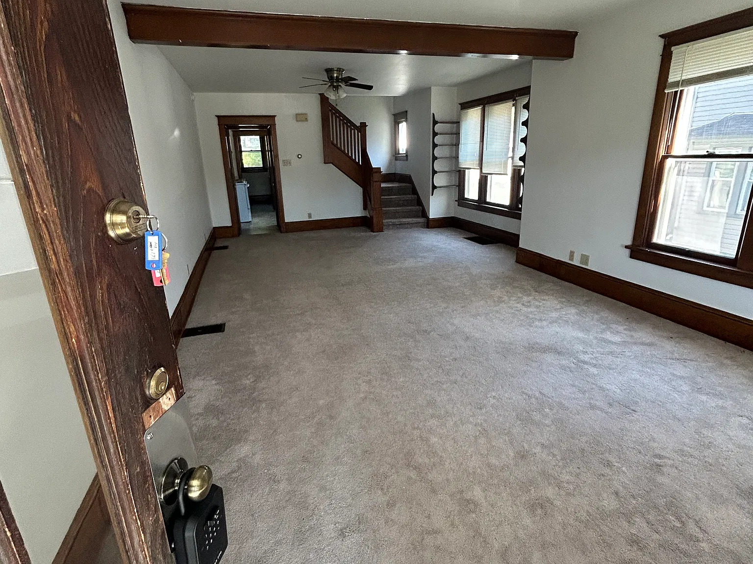 3 bed, 1300 sqft, $1,350 — Photo 2