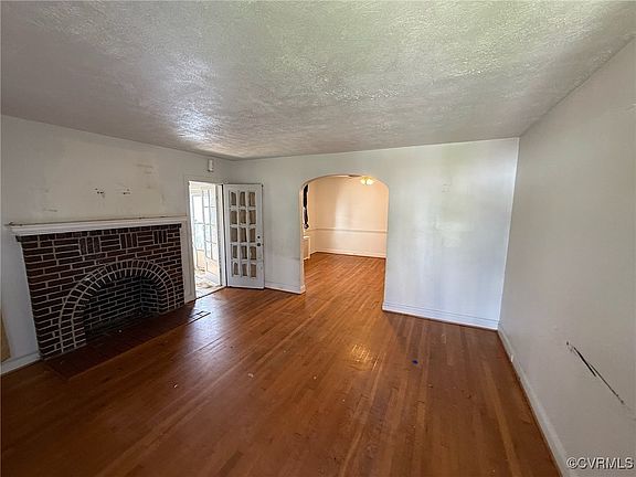 4th image of 1640 Lamar Ave