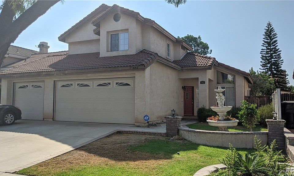 1st image of 382 Hobart Cir