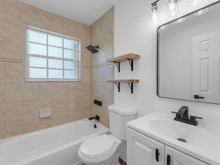 7150 SW 10th St — Photo 25