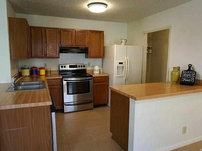 8435 Forest Ridge Dr — Photo 7