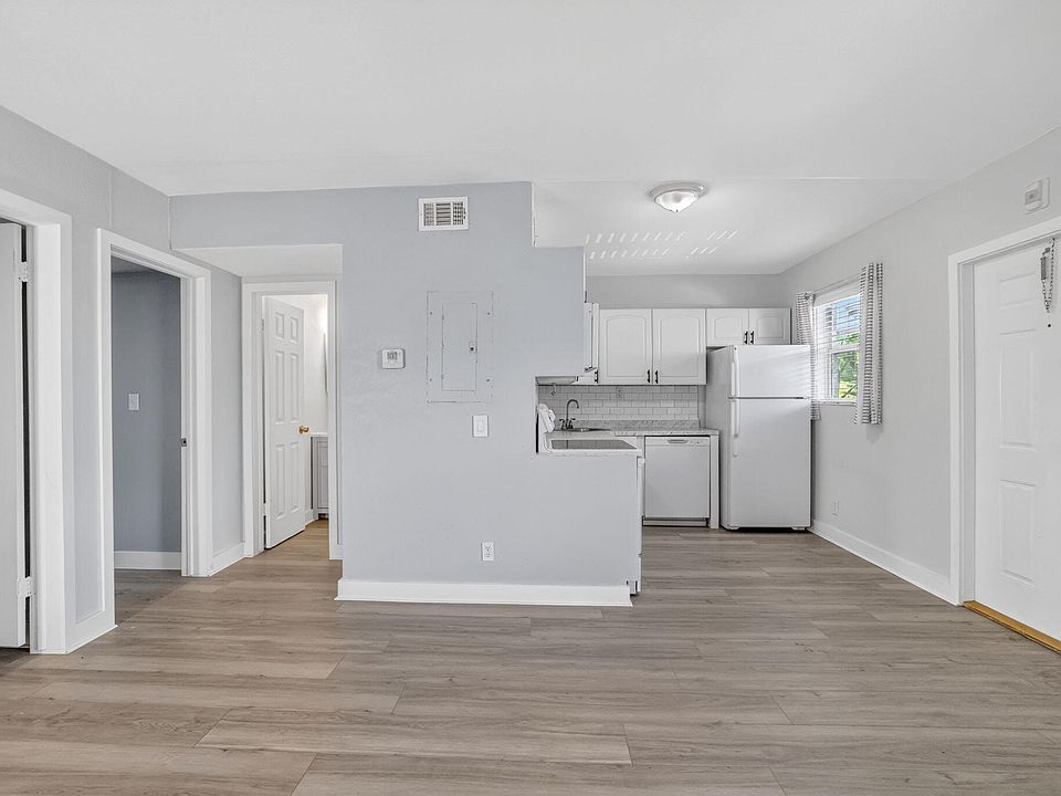 1st image of 2741 NE 8th Avenue #15