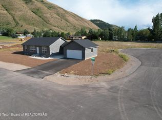 252 Honeybee Ln, Afton, WY 83110
