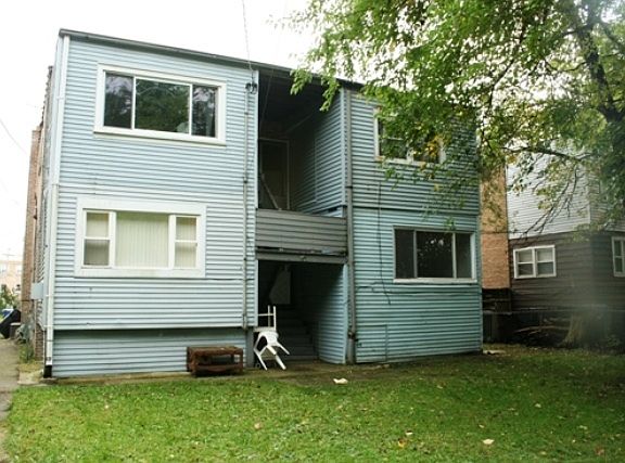 2nd image of 6660 N Seeley Ave #1S