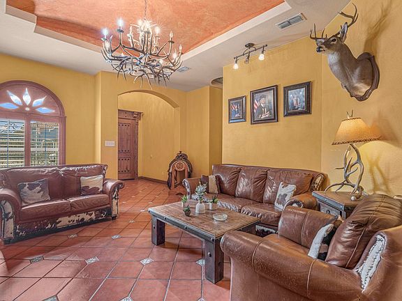 4th image of 3806 San Eduardo Ave