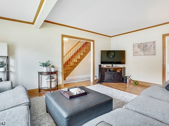 4th image of 32 Washburn Pl #1