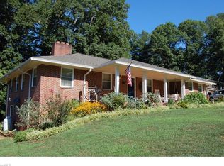 327 Hillcrest Dr, Elkin, NC 28621