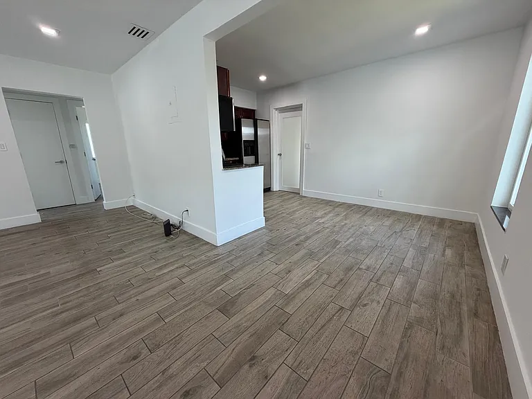 1531 NE 15th Ave — Photo 6