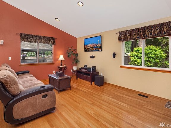 5th image of 44500 SE 151st St