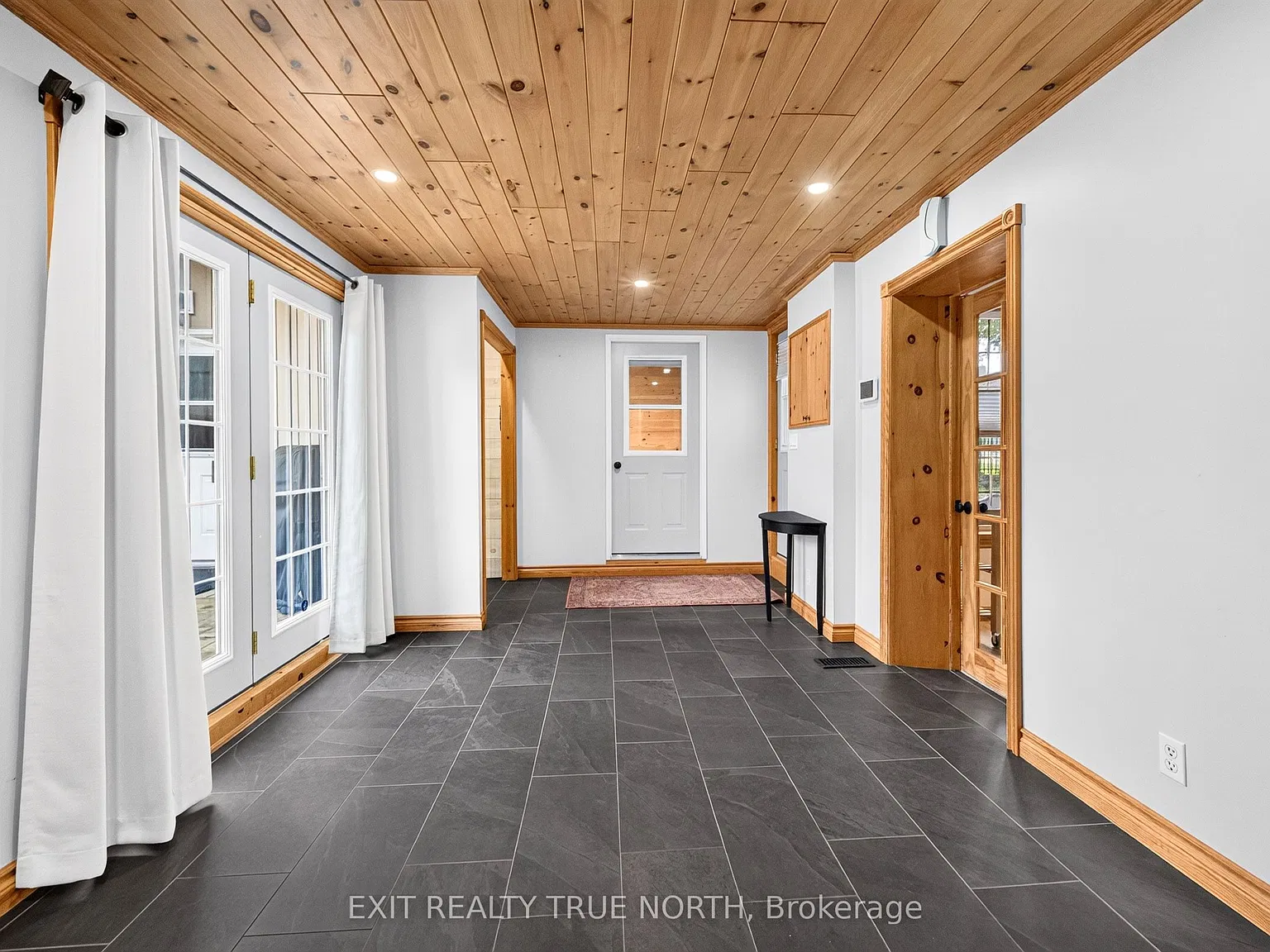 3 bed, $2,900 — Photo 4