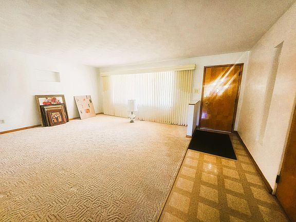 2nd image of 1950 W 60th Pl