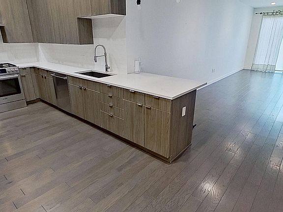 5th image of 1616 S Broadway St #312
