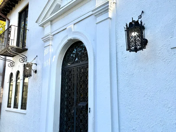 4560 Fieldston Road image 10 of 11