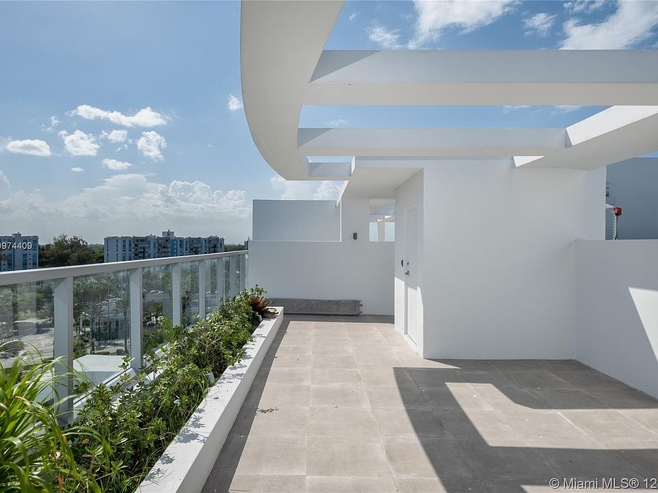 1st image of 13800 Highland Dr Penthouse 2