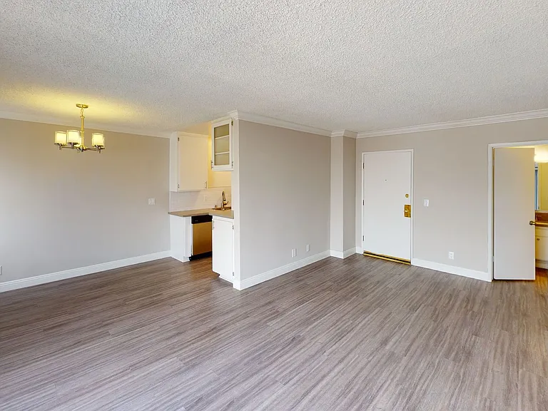 Hamel Granada Apartments..Gorgeous Apartment Available...CALL NOW! — Photo 22