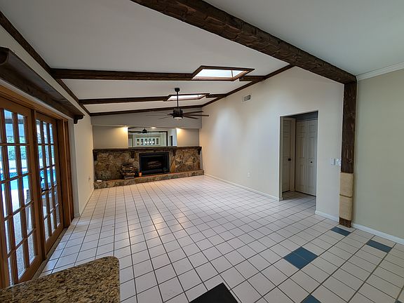 4th image of 1117 Lakemont Dr