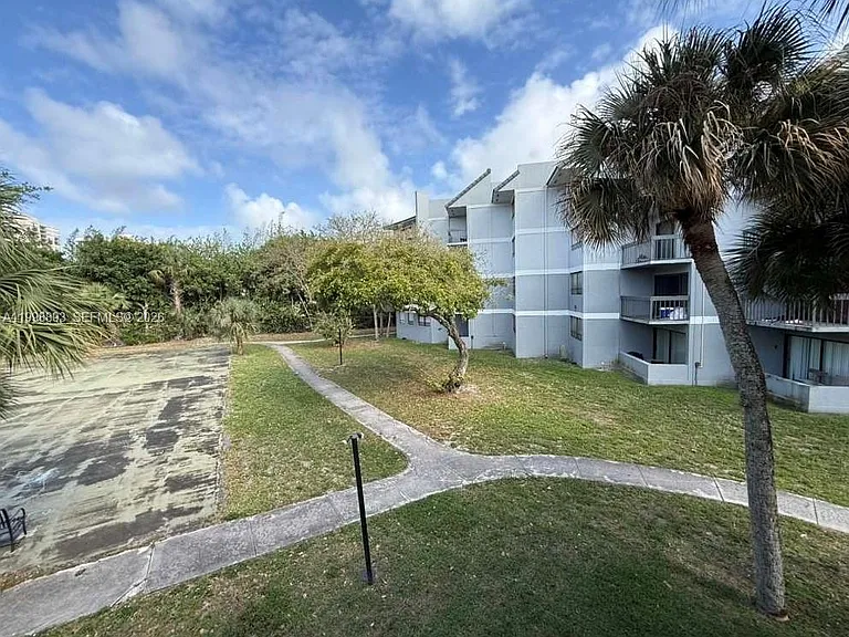 1920 N Congress Ave #201 — Photo 21