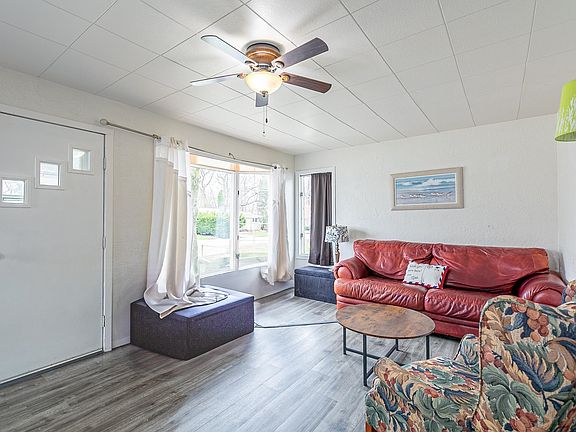 4th image of 401 Gardners Row