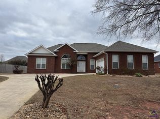 106 Daventry Ln, Warner Robins, GA 31088