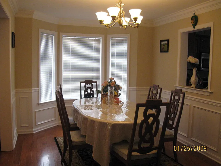 400 Mercury Dr — Photo 8